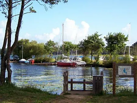 Les Landes Du Lac Oda ve Kahvaltı *